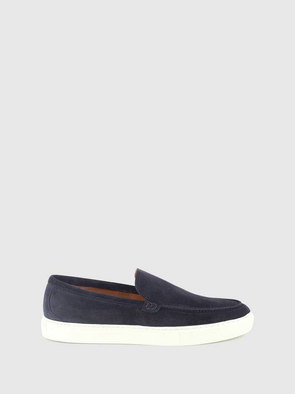 Loafers Pontiagudas em Azul Marinho